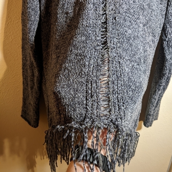 Umgee tunic fringe sweater - Picture 6 of 8